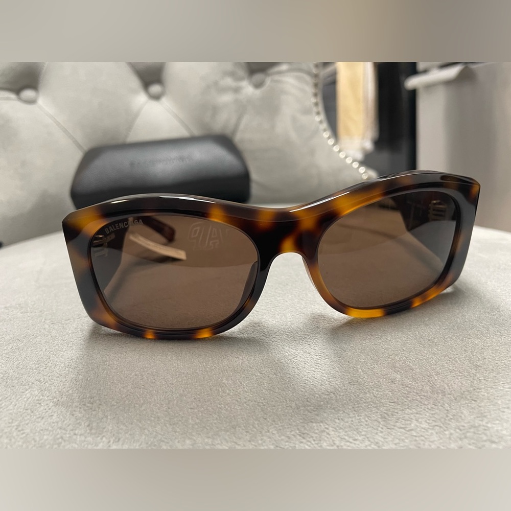 Authentic Balenciaga Unisex 59MM Rectangle Sunglasses, Havana - Picture 2 of 6
